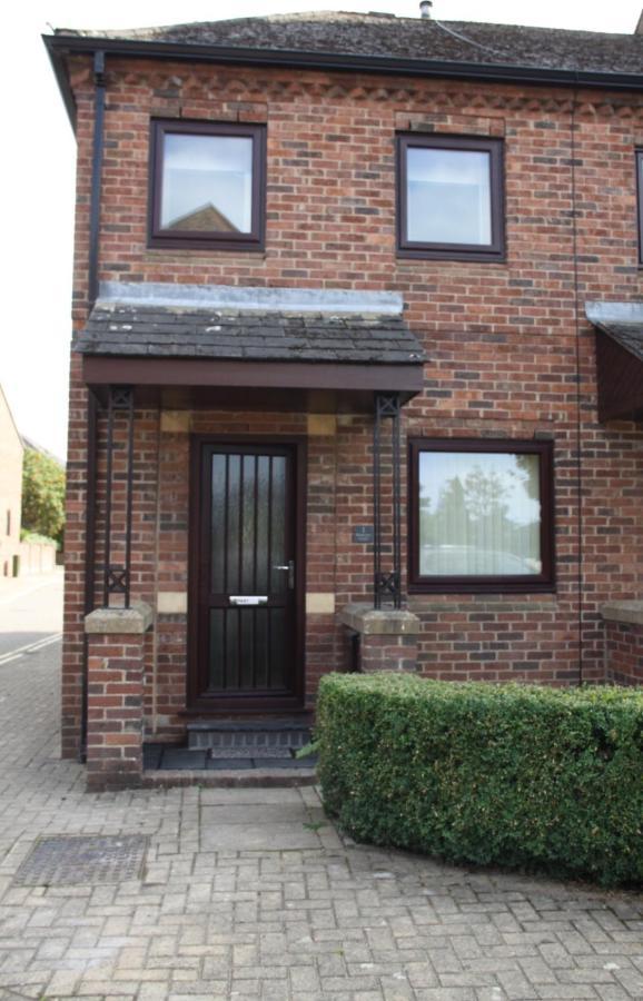 Casa de férias Centre Town House With Riverside Views And Free Parking 1bak